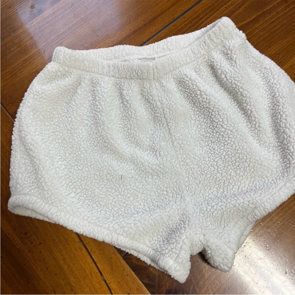 Women’s White Sherpa Lounge Shorts Cozy Fuzzy Sleep PJs Size Small EUC